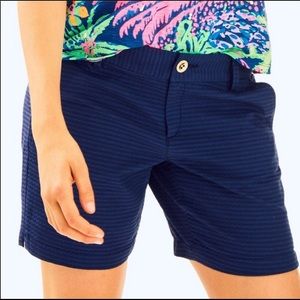 EUC Lilly Pulitzer textured True Navy "Jayne" shorts w/pockets